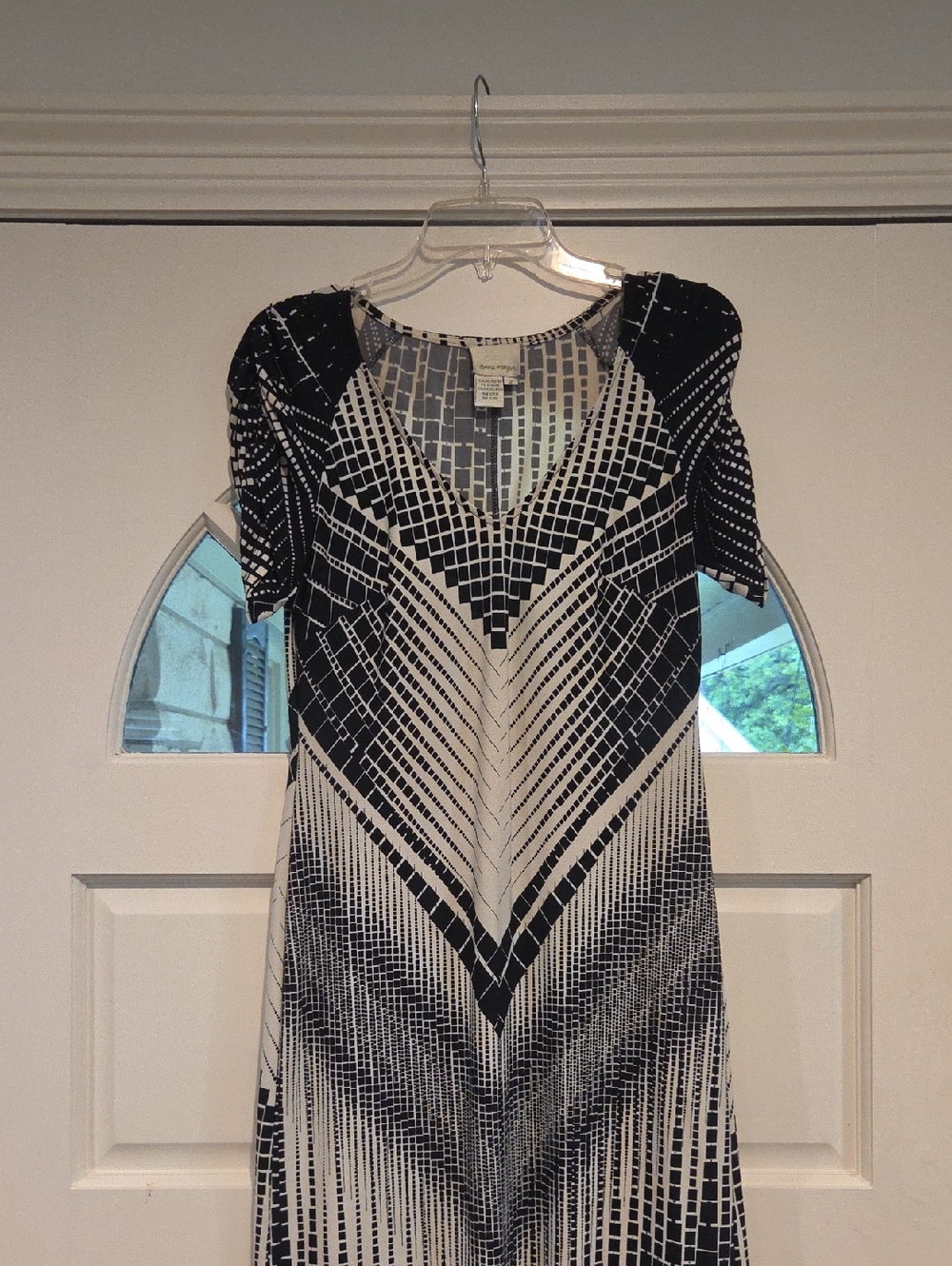 Donna Morgan Gray and White Geometric Sheath Dress